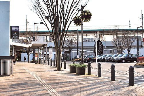 東川口駅北口駅前